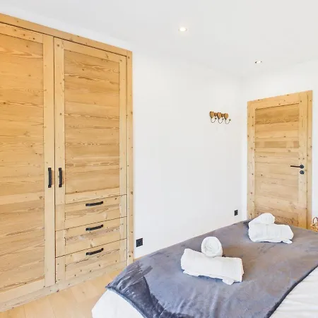 Chalet Des Bouchaux For 10 Guests In *