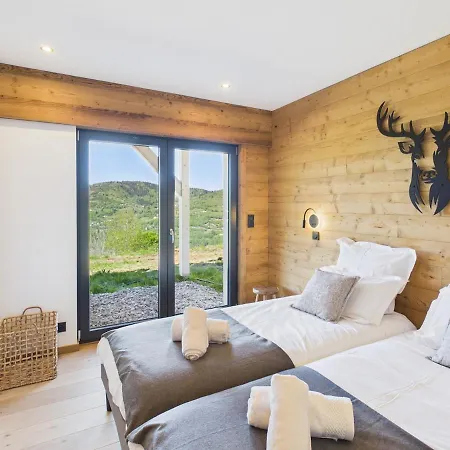 Chalet Des Bouchaux For 10 Guests In